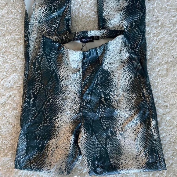 Grey Snake Skin Print Split Hem Pants - Picture 2 of 5